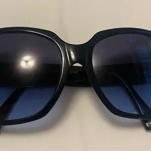 Coach | Accessories | Nwot Coach Sunglasses And Case | Poshmark display picture 2